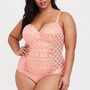 Torrid Mermaid Scale One Piece Full Bust Underwire Swimsuit Peach Pink Gold 2X